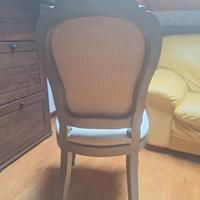 Sedie in legno e tessuto