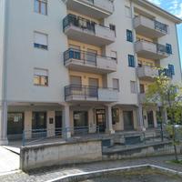 Locale commerciale di 100 mq;