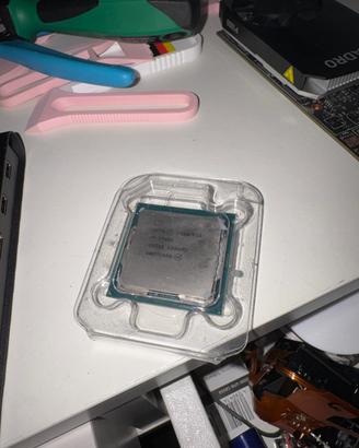 Intel i7-9700K