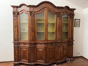 Libreria in legno di noce