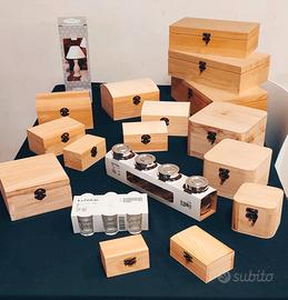 Lotto scatole bicchieri e lampade da decor 665 pz