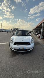 MINI COOPER COUNTRYMAN SD – CAMBIO AUTOMATICO