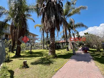 Aci Catena appartamento con giardino e garage -2