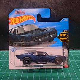 Batmobile blu metallizzato Hot Wheels Batman 