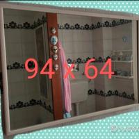 SPECCHIO CON CORNICE IN LEGNO BIANCO