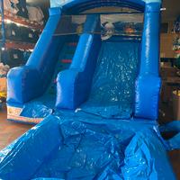 Gioco gonfiabile acquatico con piscina nuovo