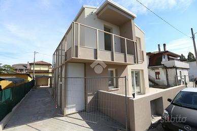 PORZIONE DI BIFAMILIARE A VENEZIA