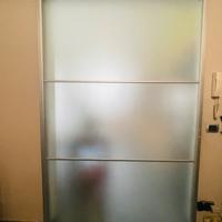 Porta scorrevole in vetro satinato