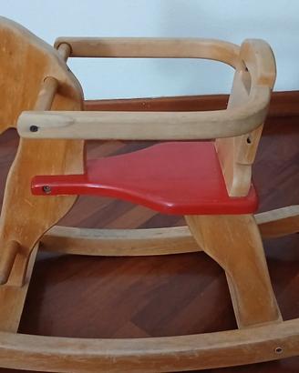 Cavallino a dondolo in legno