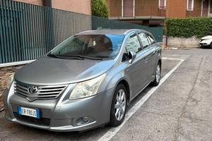 Toyota avensis 2010 , motore 2,2
