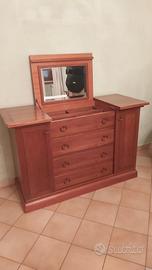 Camera matrimoniale in legno massello.