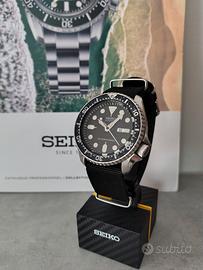Vintage Seiko SKX007 automatico