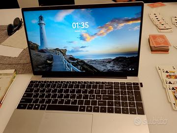 computer con borsa di trasporto 