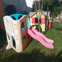 casetta e scivolo da giardino 