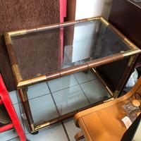 Tavolino carrello con ripiani in vetro