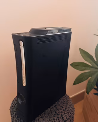 Xbox 360 Elite 120GB + Kinect + 2 Controller