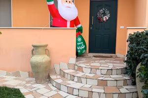 Appartamento con ingresso e giardino privato
