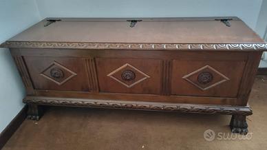 Cassapanca in arte povere