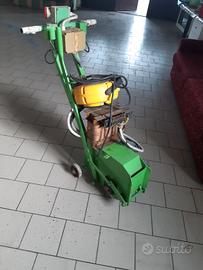 carrellino, muletto per carrelli presse