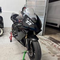 HONDA CBR 600rr pista radiata
