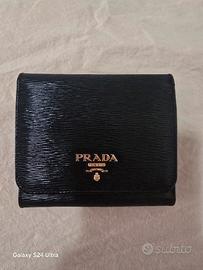 Prada portafoglio compatto