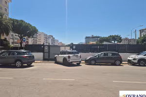 POSTI AUTO DISPONIBILI IN VIA UMBERTO GIORDANO
