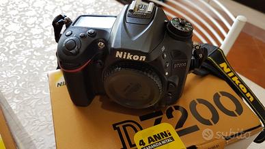 Nikon D7200 con Obiettivo 18-140mm + Accessori