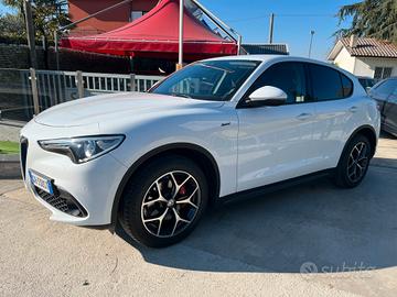 Alfa Romeo Stelvio 2.2 TD 190 cv AT8 Q4 Sprint