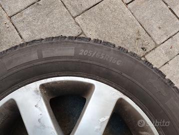 Cerchi in lega e gomme