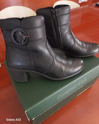 Scarpe da donna, tronchetto nero