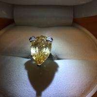 Anello con brillanti