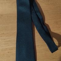 Cravatta nera vintage elegante in poliestere