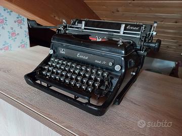 Macchina da scrivere Everest st