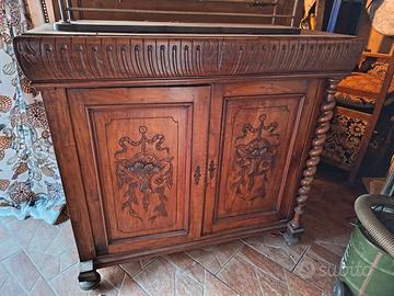 Credenza antica 