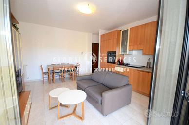Trilocale pari al nuovo con garage zona Lido