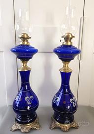 Coppia antichi lumi a petrolio (o lampade a olio)