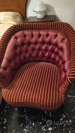 Antica poltrona vintage in velluto bordeaux