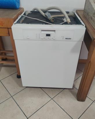 Lavastoviglie Miele intera o ricambi