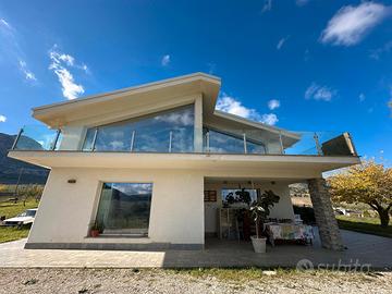 Villa Indipendente a Piana degli Albanesi