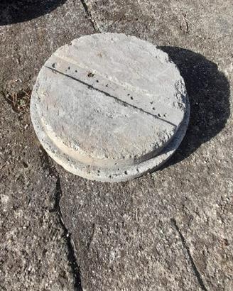 COPERCHI PER POZZO in CEMENTO. NUOVI.