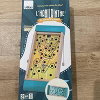 Gioco di manualità due in uno