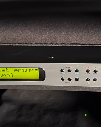 Expander midi Korg Tr-Rack
