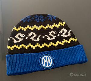 Maglione Taglia L e cappello Inter Natale Sports In vendita a Milano