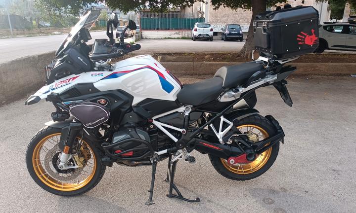 Bmw r 1250 gs - 2022 leggi tutto