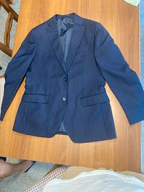 Completo uomo in lana elegante