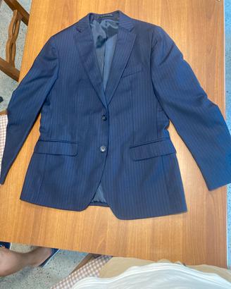 Completo uomo in lana elegante