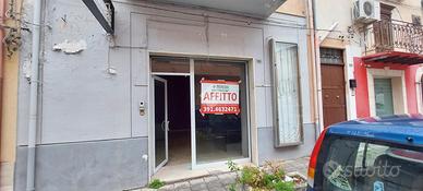 NEGOZIO A PARTINICO