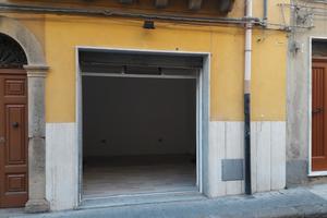Locale commerciale di 30 m² , pressi piazza