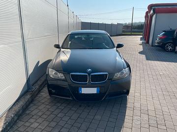 BMW E90 320d - Msport