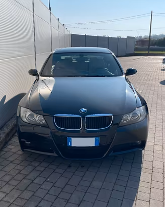 BMW E90 320d - Msport